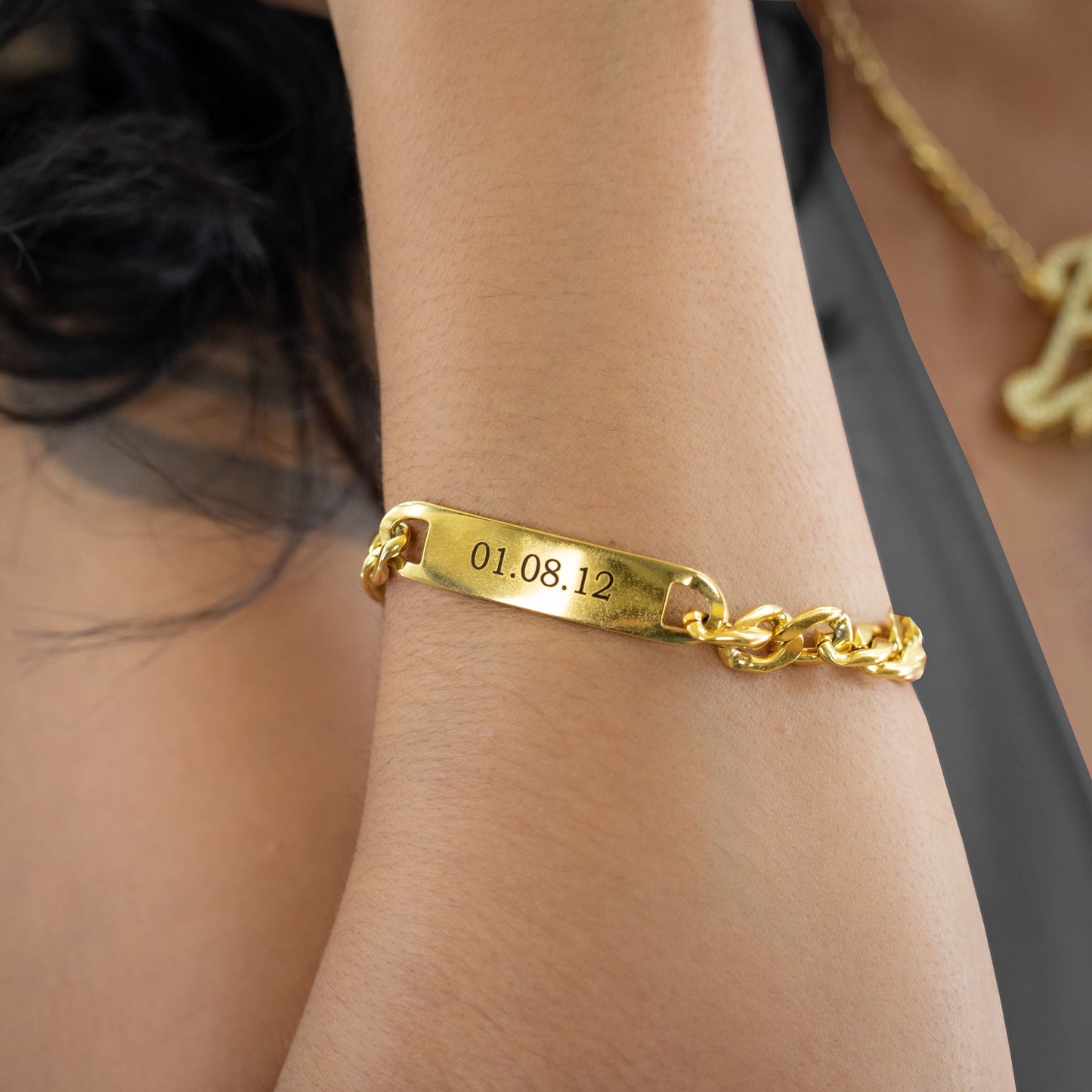 Engraved Bar Cuban Link Bracelet